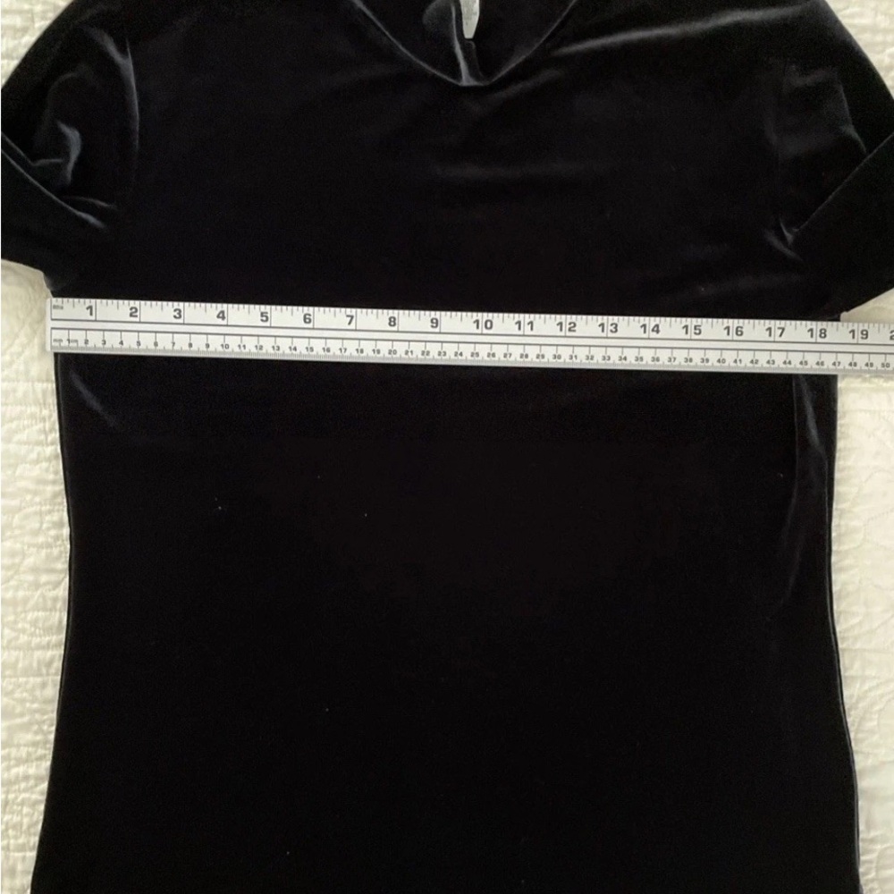 Chico's 1 Sz M Velvet Mock Neck Long Sleeve Stretch Top Black Classic Whimsgoth - Picture 7 of 9